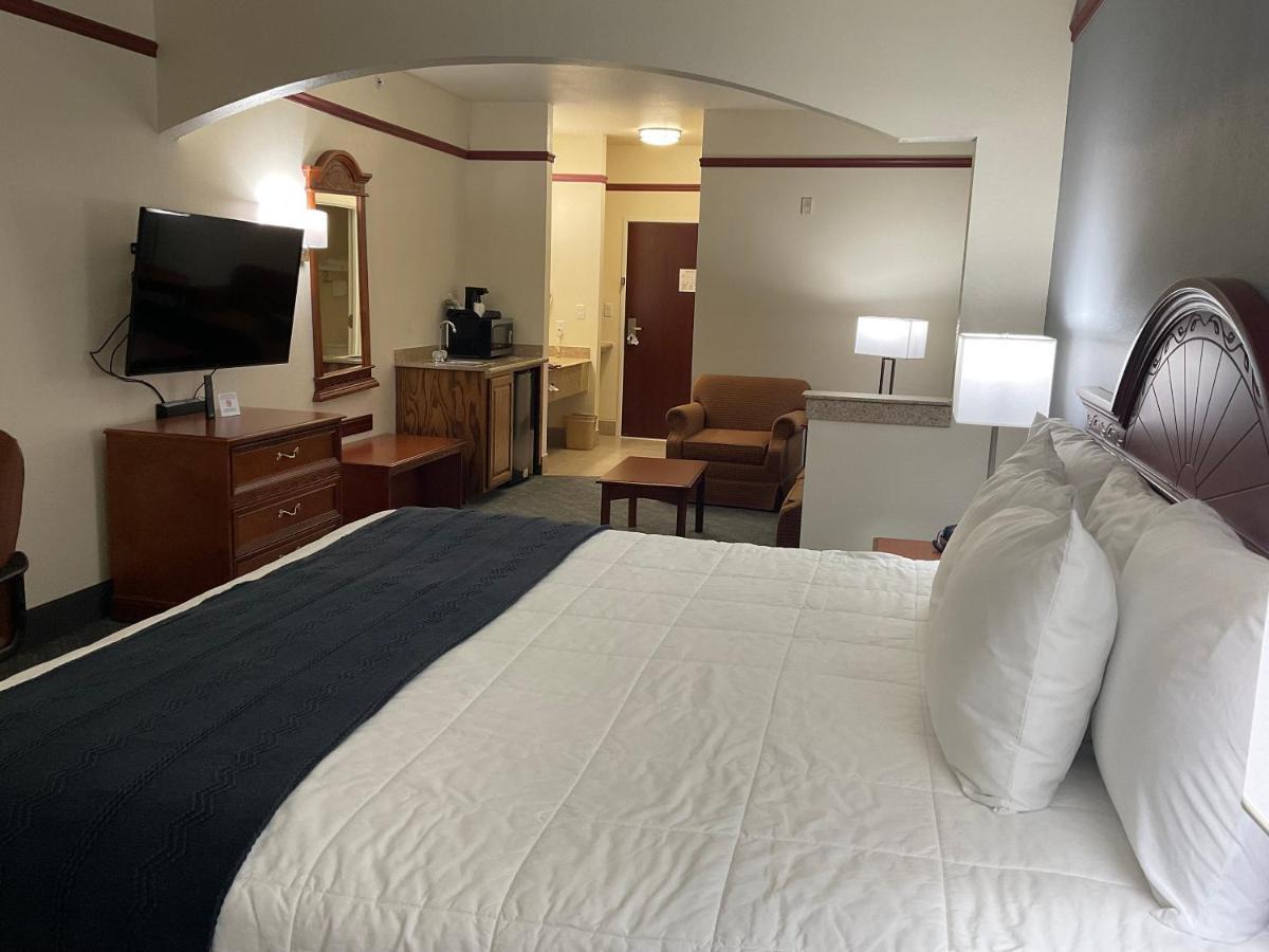Budget Host Inn And Suites Cameron Esterno foto