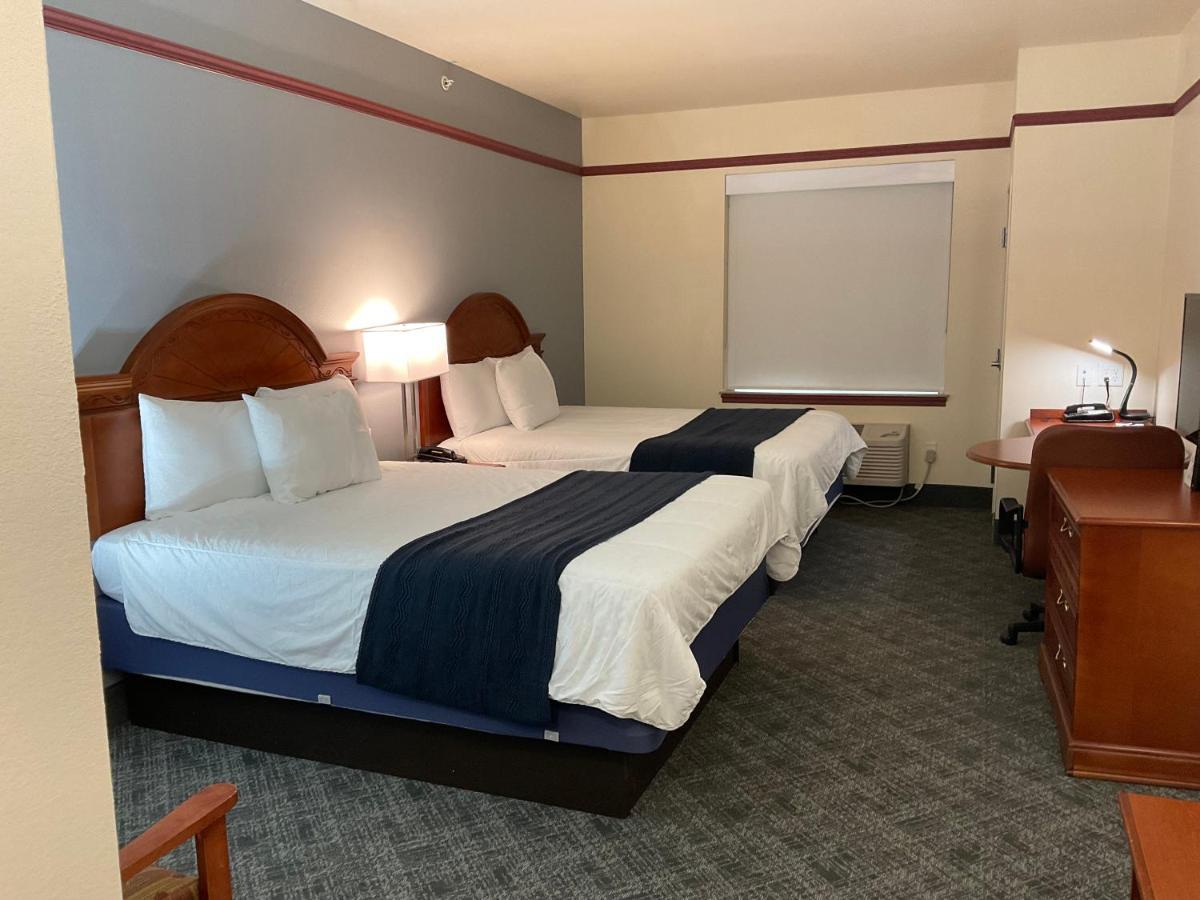 Budget Host Inn And Suites Cameron Esterno foto