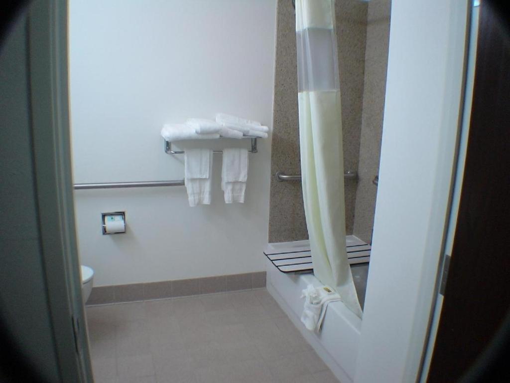 Budget Host Inn And Suites Cameron Esterno foto
