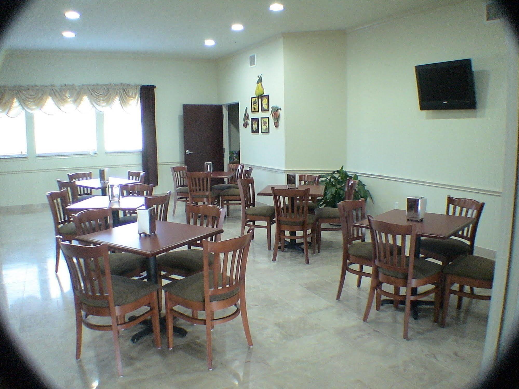 Budget Host Inn And Suites Cameron Esterno foto